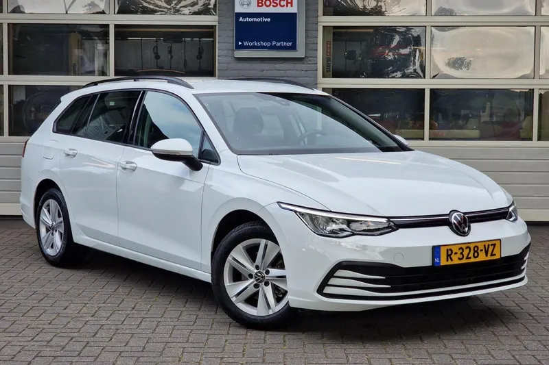 Volkswagen Golf (2022)