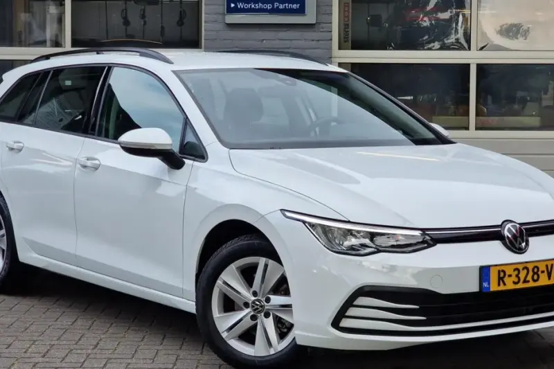 Volkswagen Golf (2022)