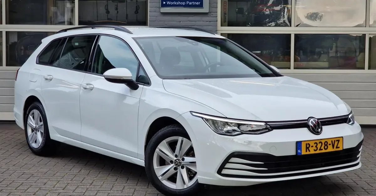 Volkswagen Golf (2022) — foto 1