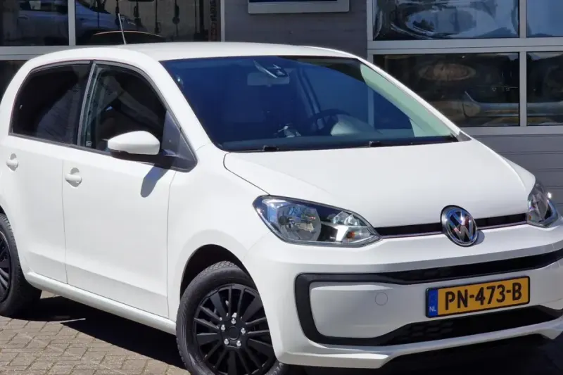 Volkswagen Up! (2017)