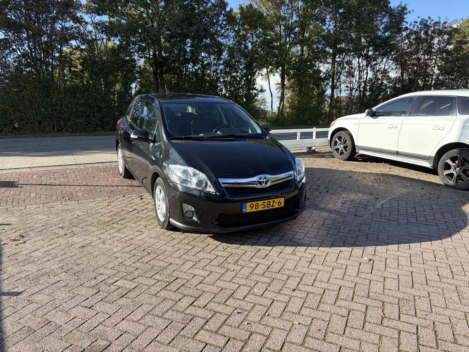 Toyota Auris (2011) — foto 1