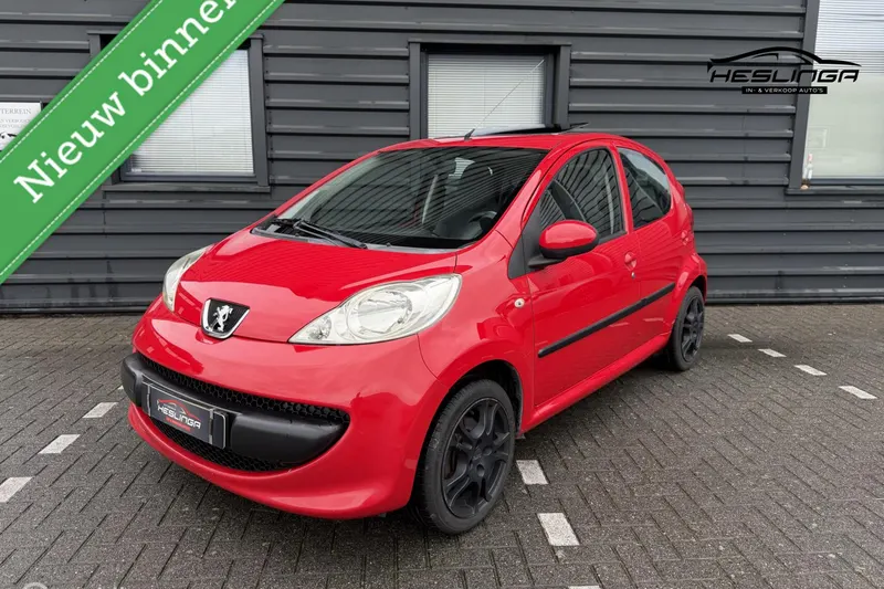 Peugeot 107 (2008)