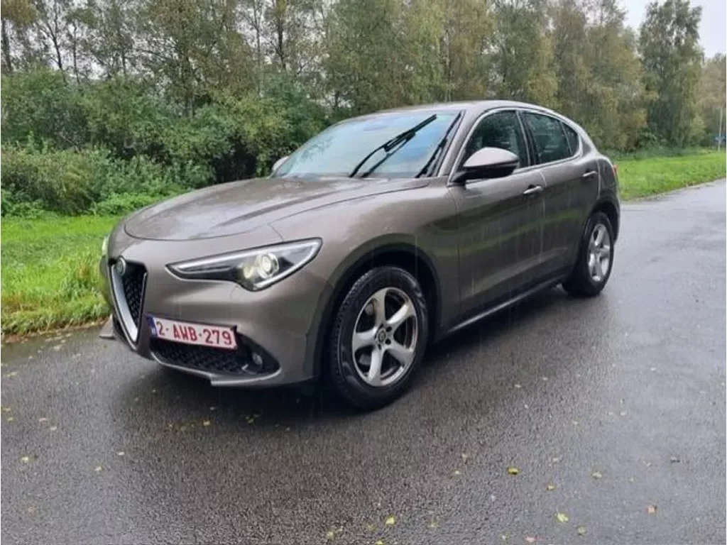 Alfa Romeo Stelvio (2017) — foto 1