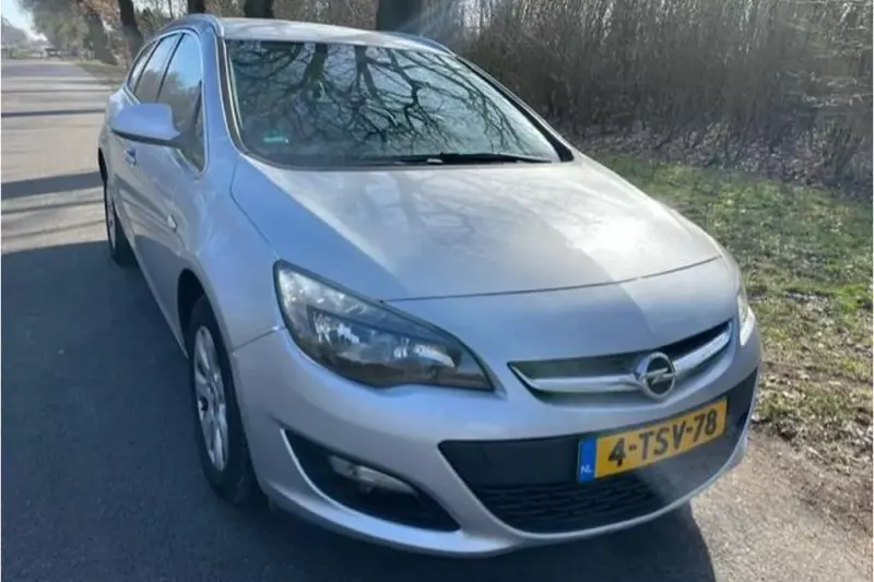 Opel Astra Sports Tourer (2014)