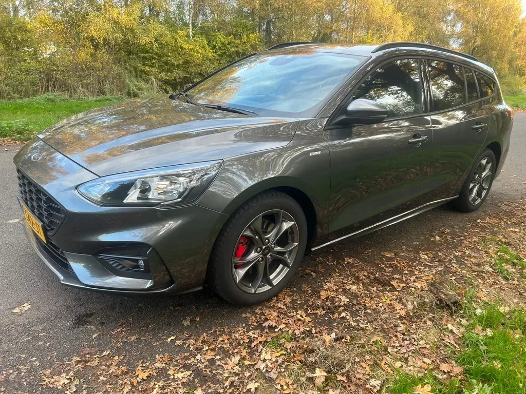 Ford Focus (2021) — foto 1