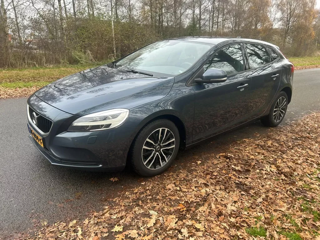 Volvo V40 (2017) — foto 1