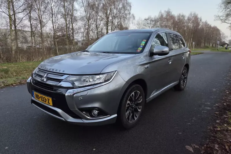 Mitsubishi Outlander (2015)