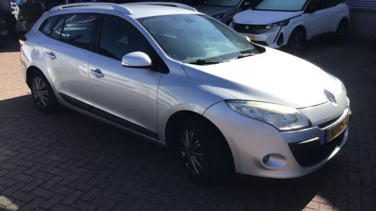 Renault Mégane (2011) — foto 1
