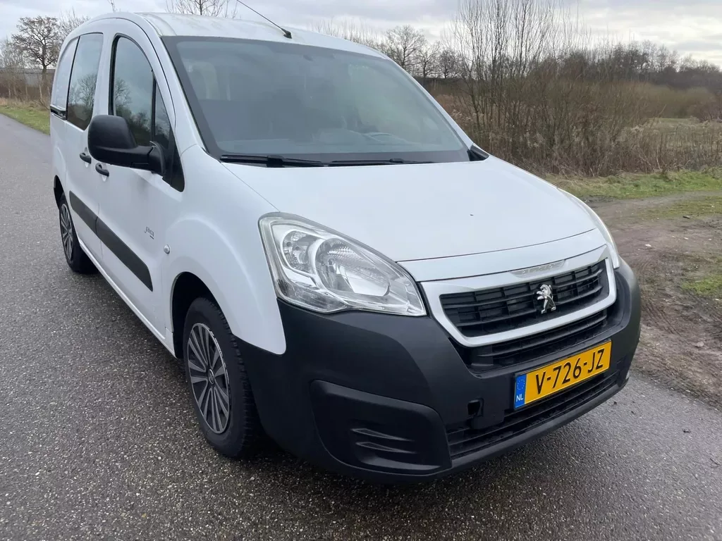 Peugeot Partner (2017) — foto 1