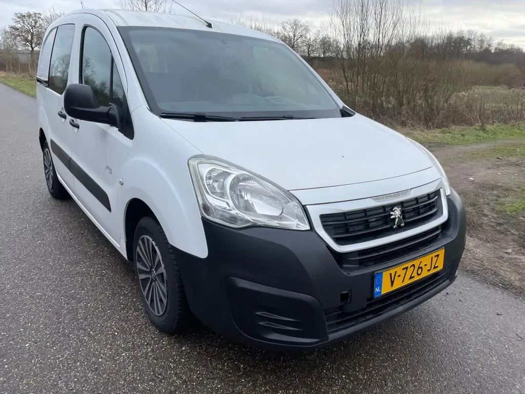 Peugeot Partner (2017) — foto 1