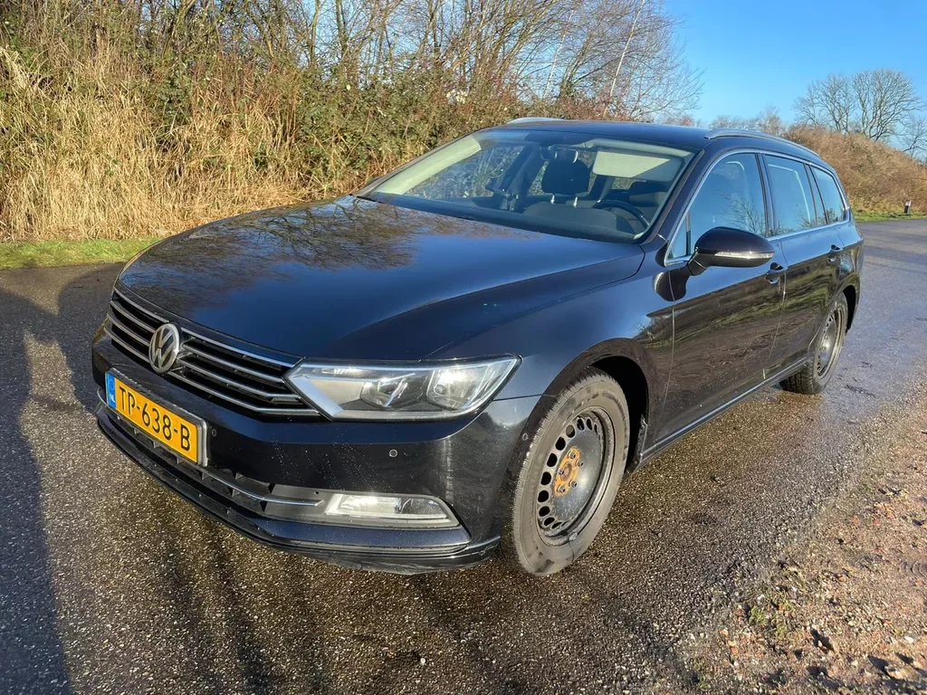Volkswagen Passat (2015) — foto 1
