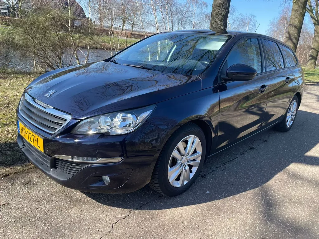 Peugeot 308 (2015) — foto 1