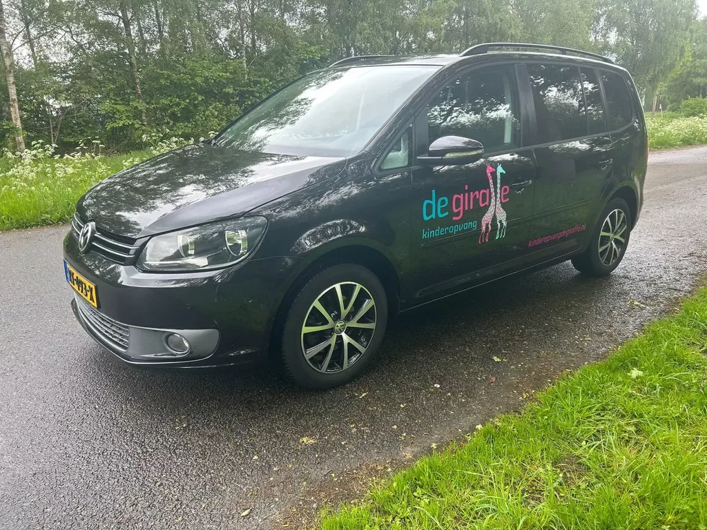 Volkswagen Touran (2011) — foto 1