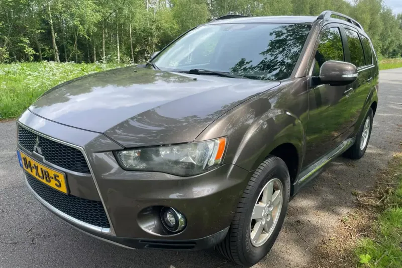Mitsubishi Outlander (2012)
