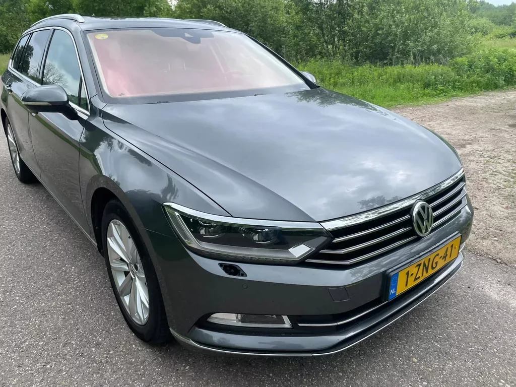 Volkswagen Passat (2015) — foto 1