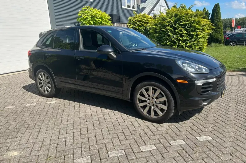Porsche Cayenne (2015)