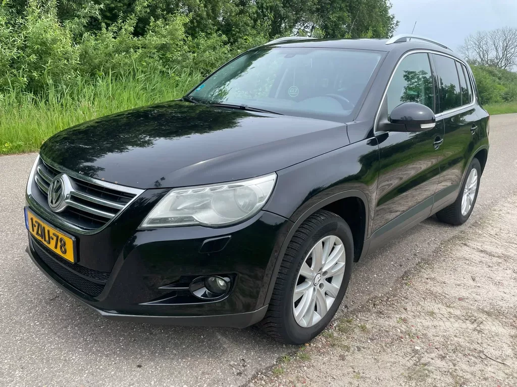 Volkswagen Tiguan (2010) — foto 1