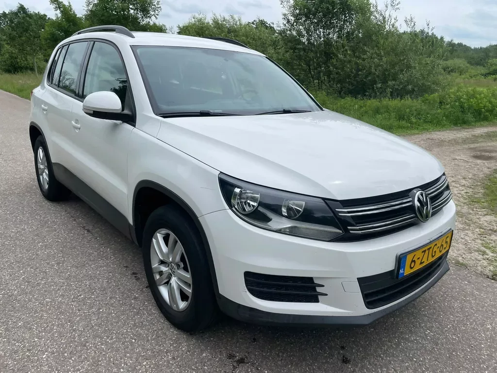 Volkswagen Tiguan (2012) — foto 1