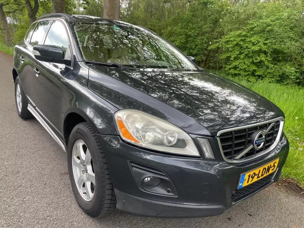 Volvo XC60 (2010) — foto 1