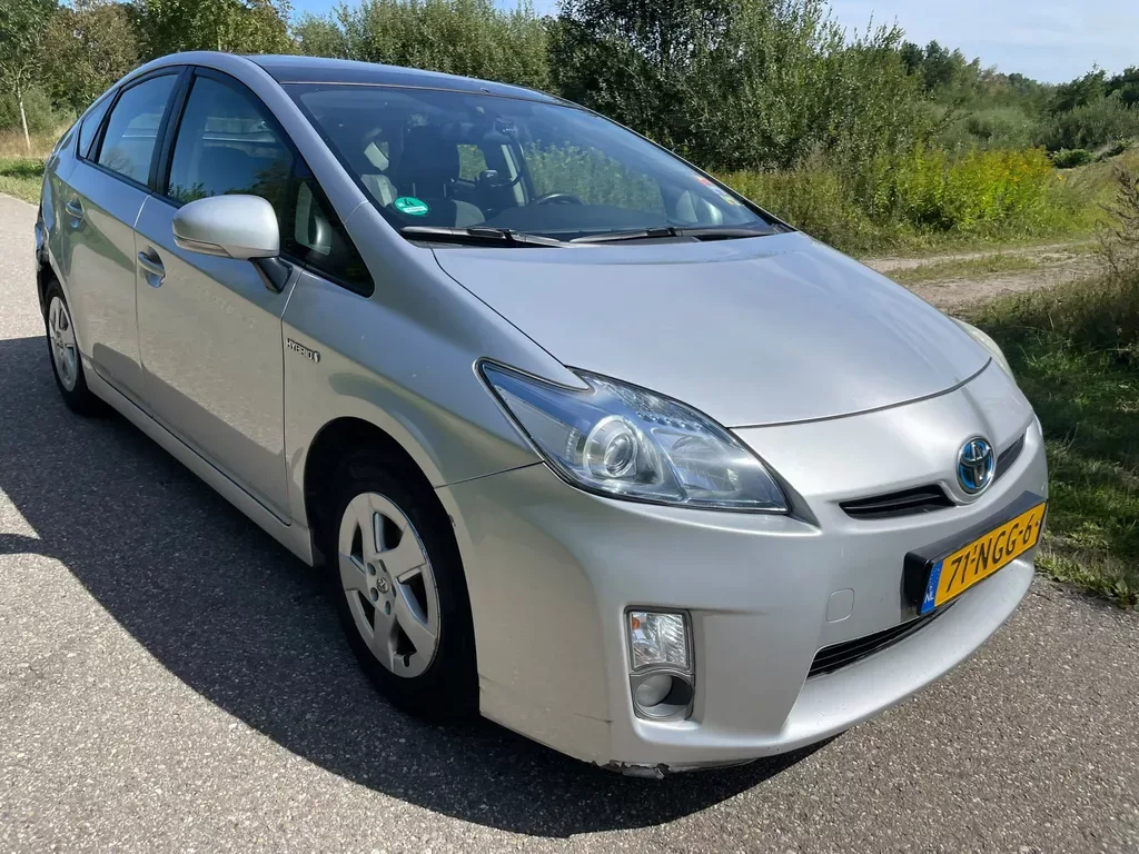 Toyota Prius (2010) — foto 1
