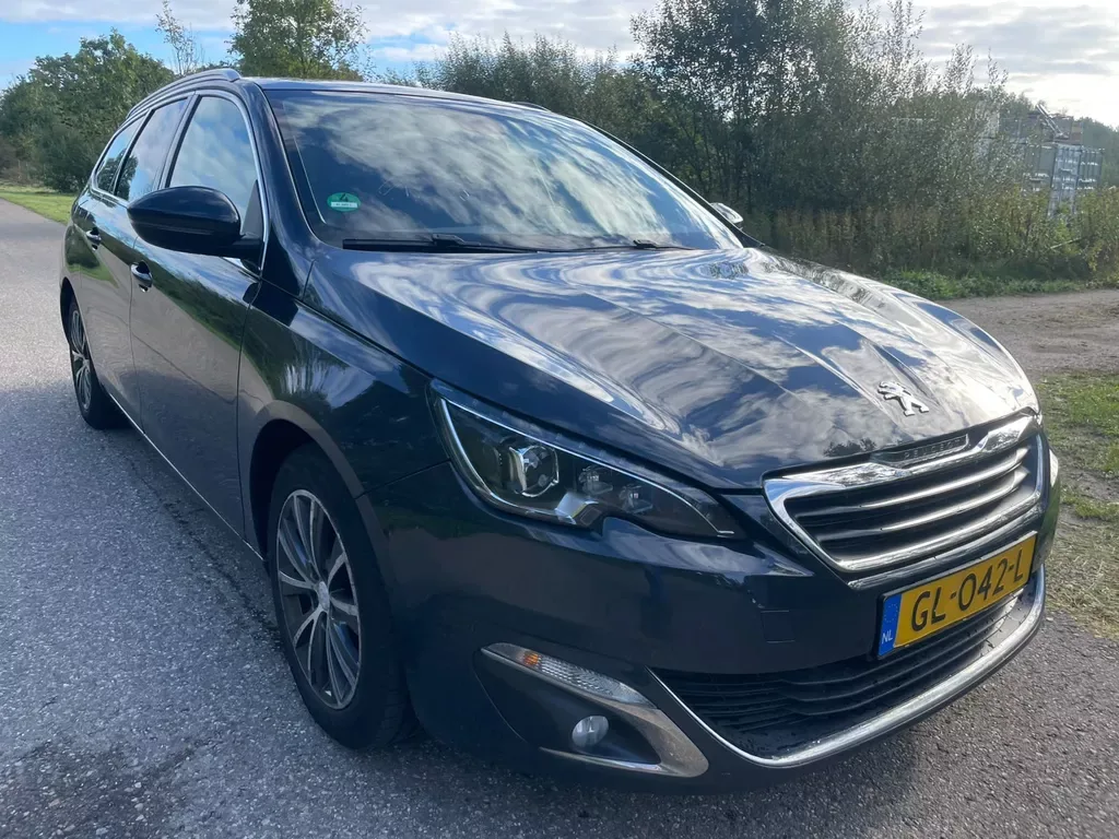 Peugeot 308 (2015) — foto 1