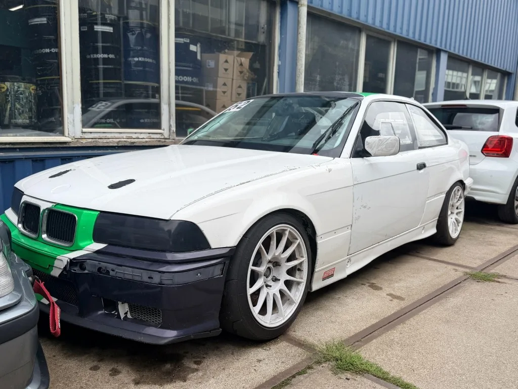 BMW 3-Serie (1990) — foto 1