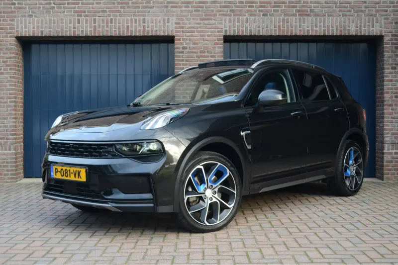 Lynk & Co 01 (2022)