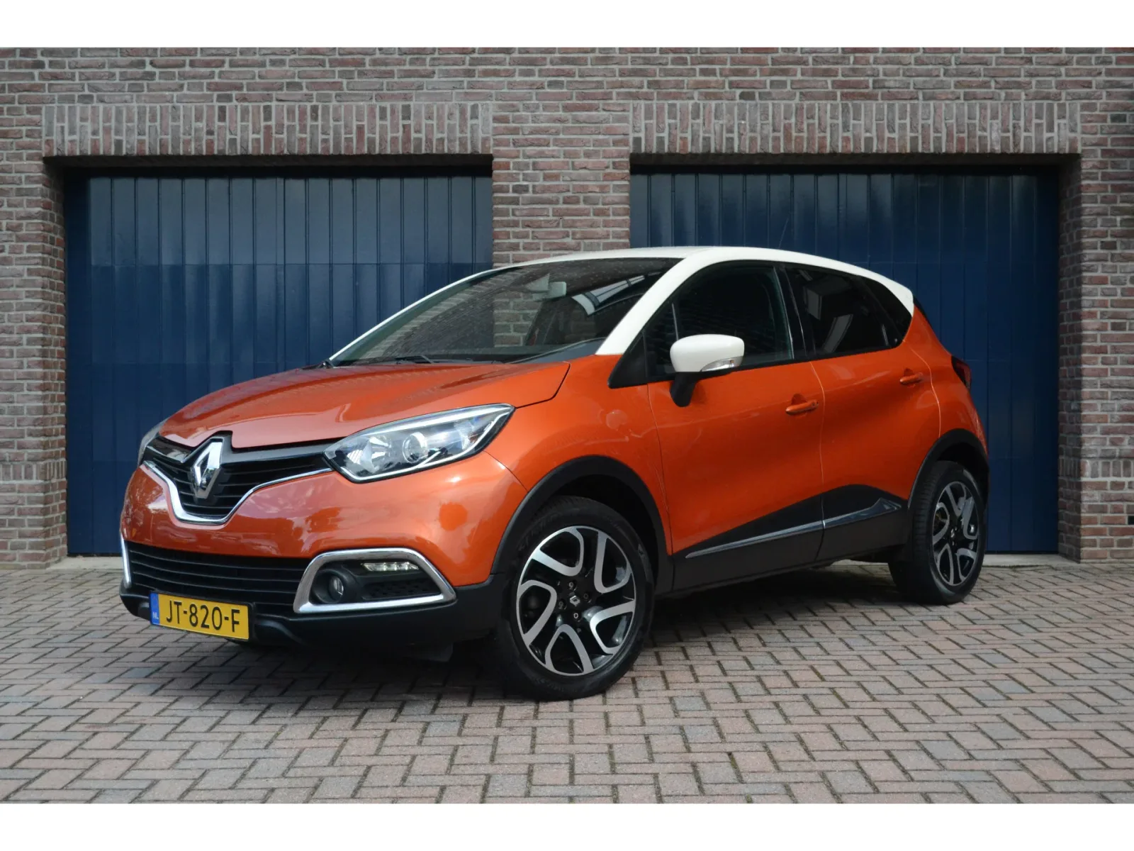 Renault Captur (2016) — foto 1