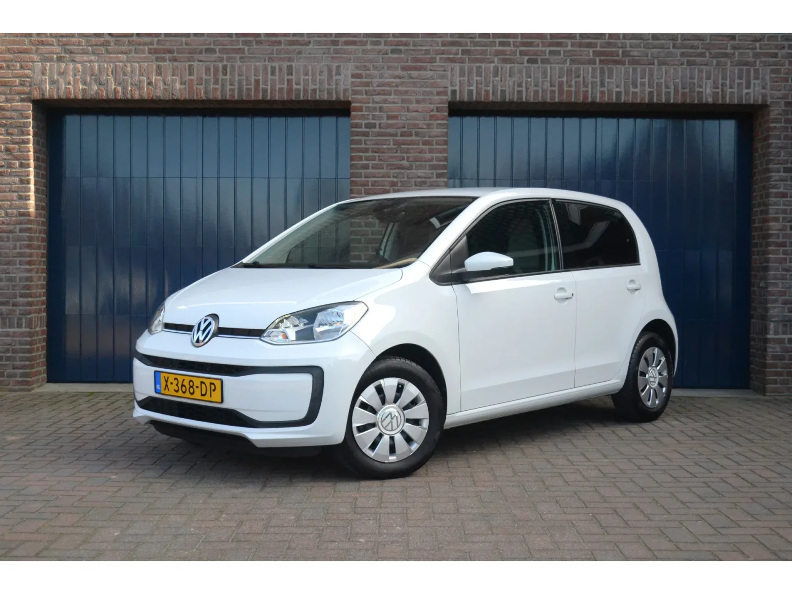 Volkswagen Up! (2023) — foto 1