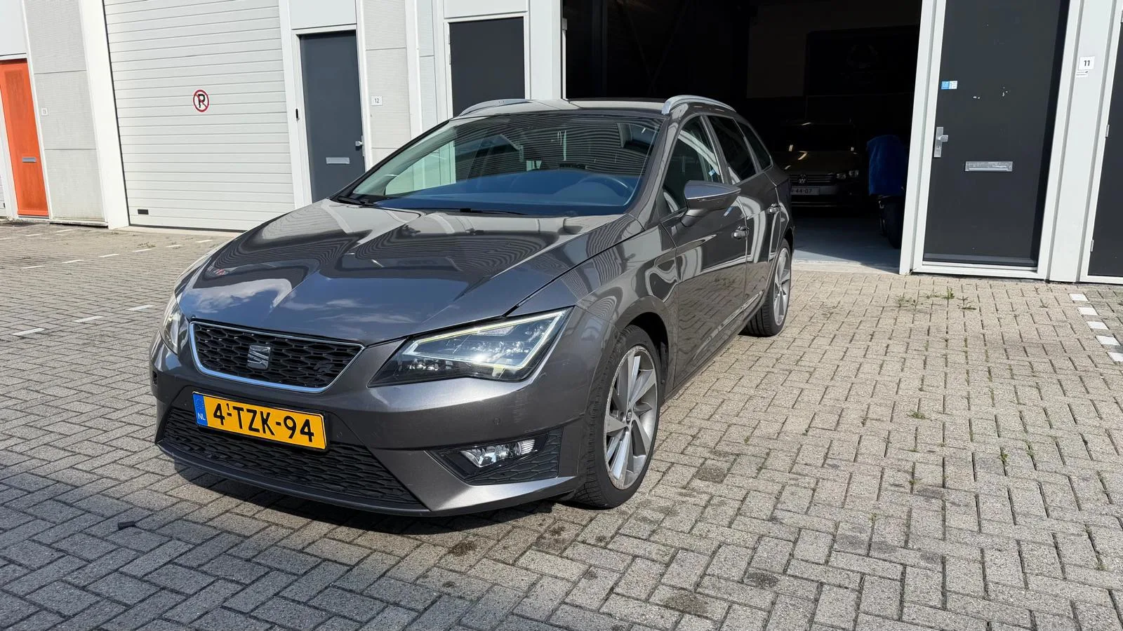 SEAT Leon (2014) — foto 1
