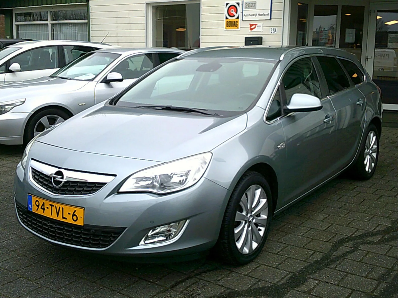 Opel Astra Sports Tourer (2012) — foto 1