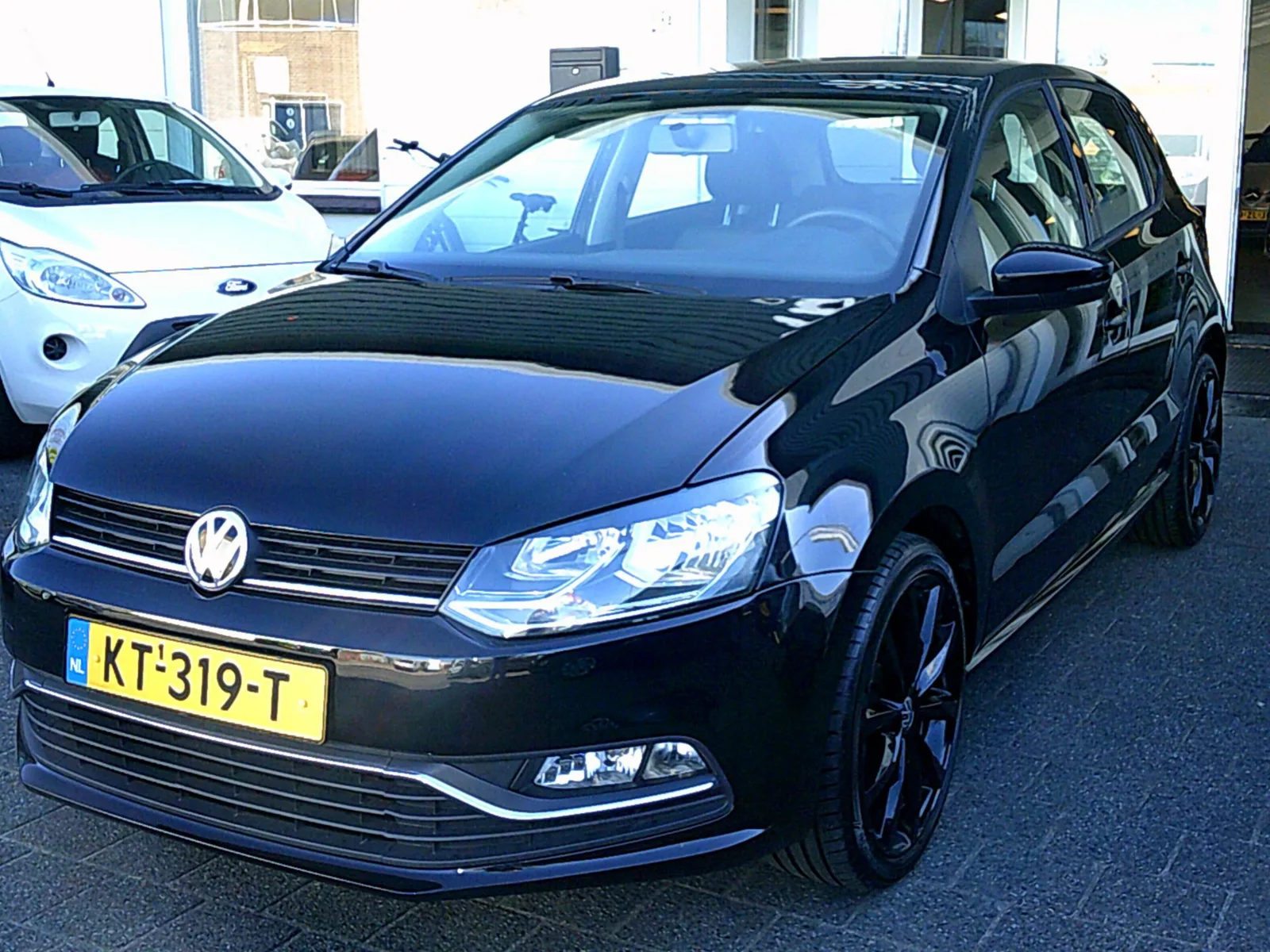 Volkswagen Polo (2016) — foto 1