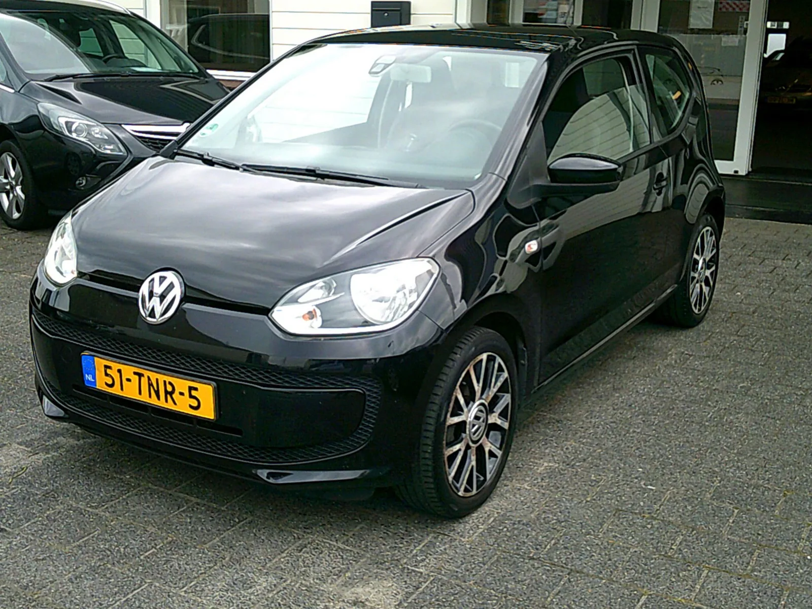 Volkswagen Up! (2012) — foto 1