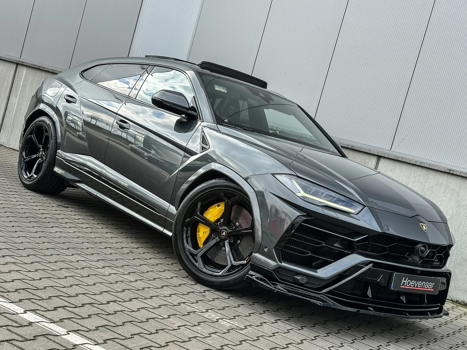 Lamborghini URUS (2019) — foto 1