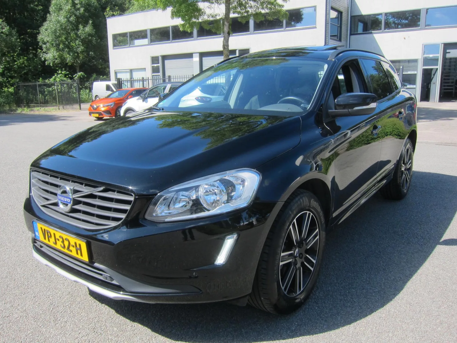 Volvo XC60 (2017) — foto 1