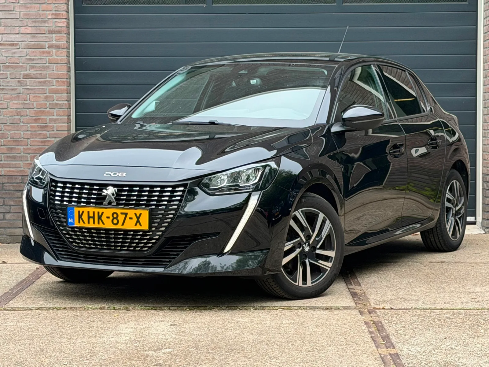Peugeot 208 (2023) — foto 1