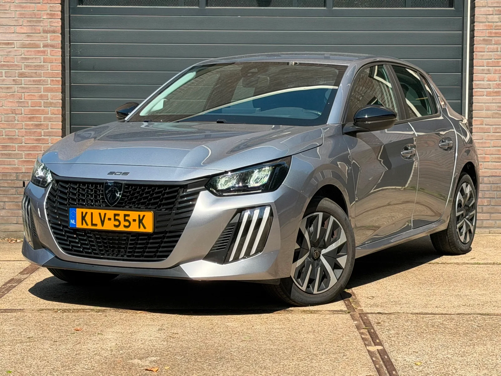 Peugeot 208 (2025) — foto 1