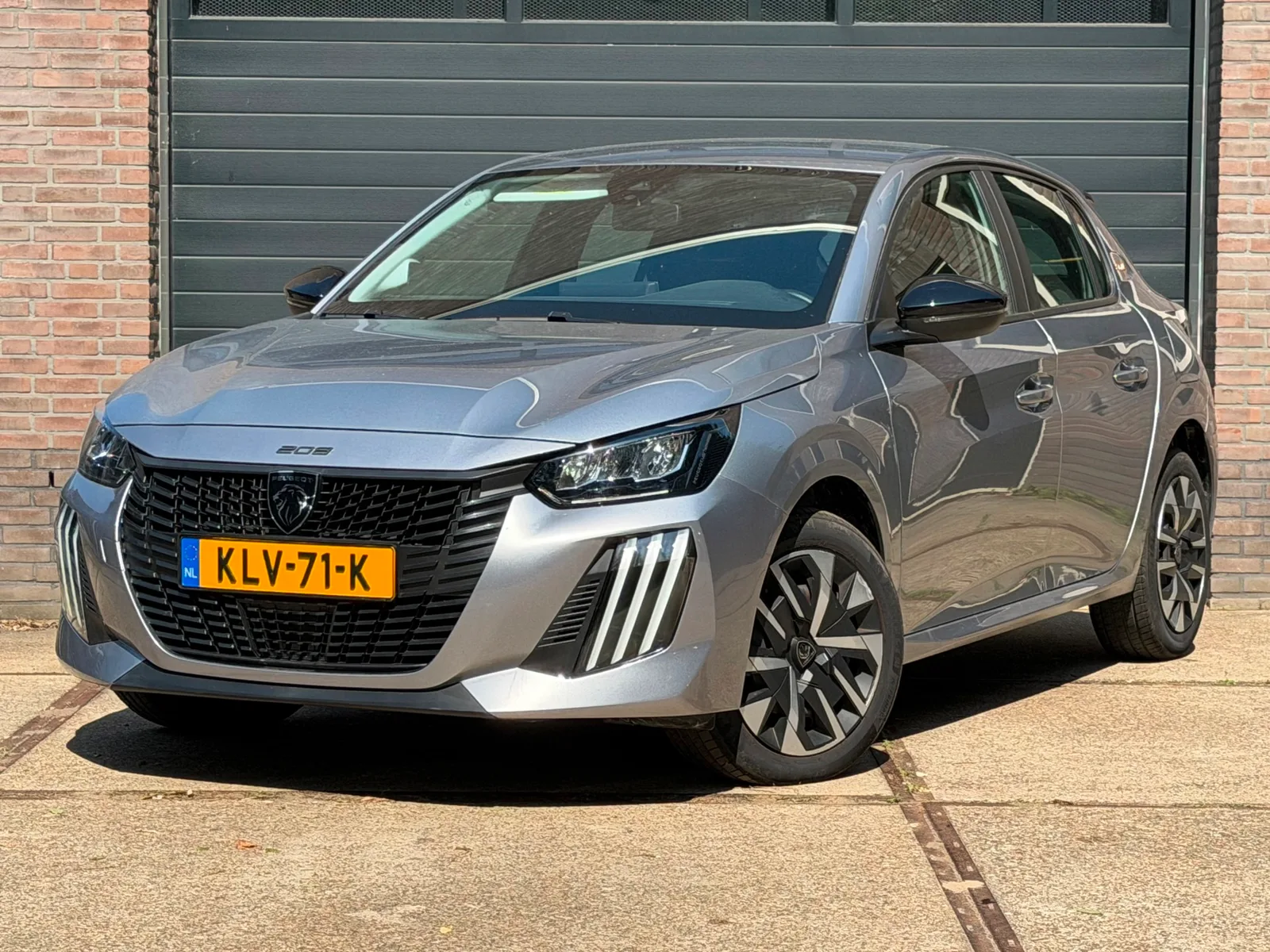 Peugeot 208 (2025) — foto 1