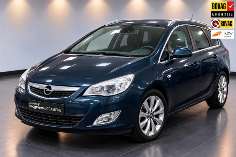Opel Astra (2011)