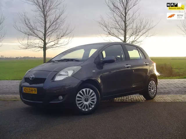 Toyota Yaris (2010) — foto 1