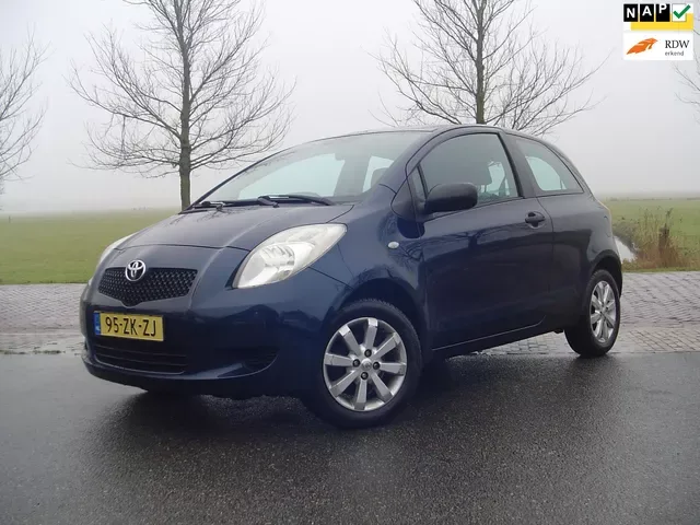 Toyota Yaris (2008) — foto 1