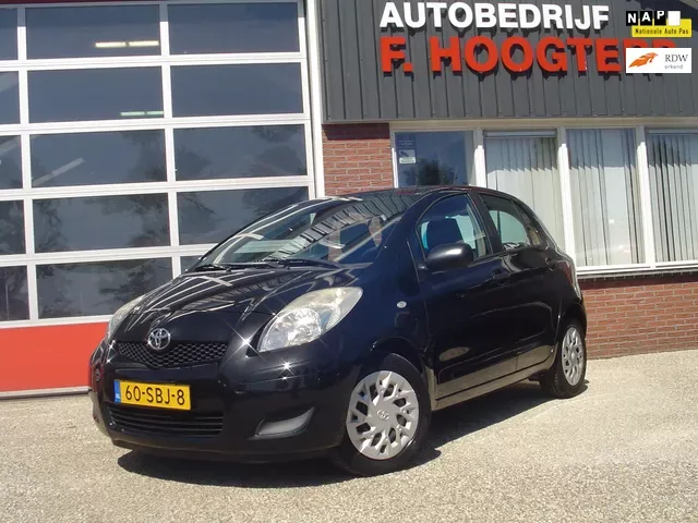 Toyota Yaris (2011) — foto 1