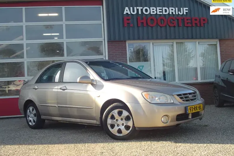 Kia Cerato (2005)