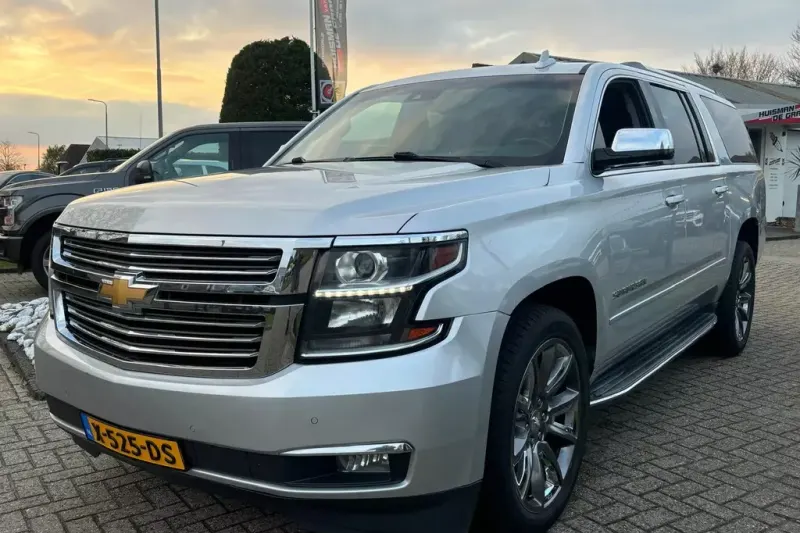 Chevrolet Suburban (2015)