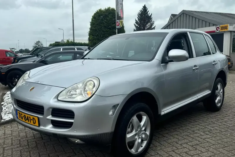 Porsche Cayenne (2004)