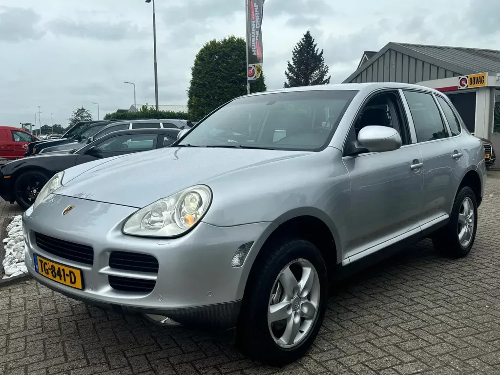 Porsche Cayenne (2004) — foto 1