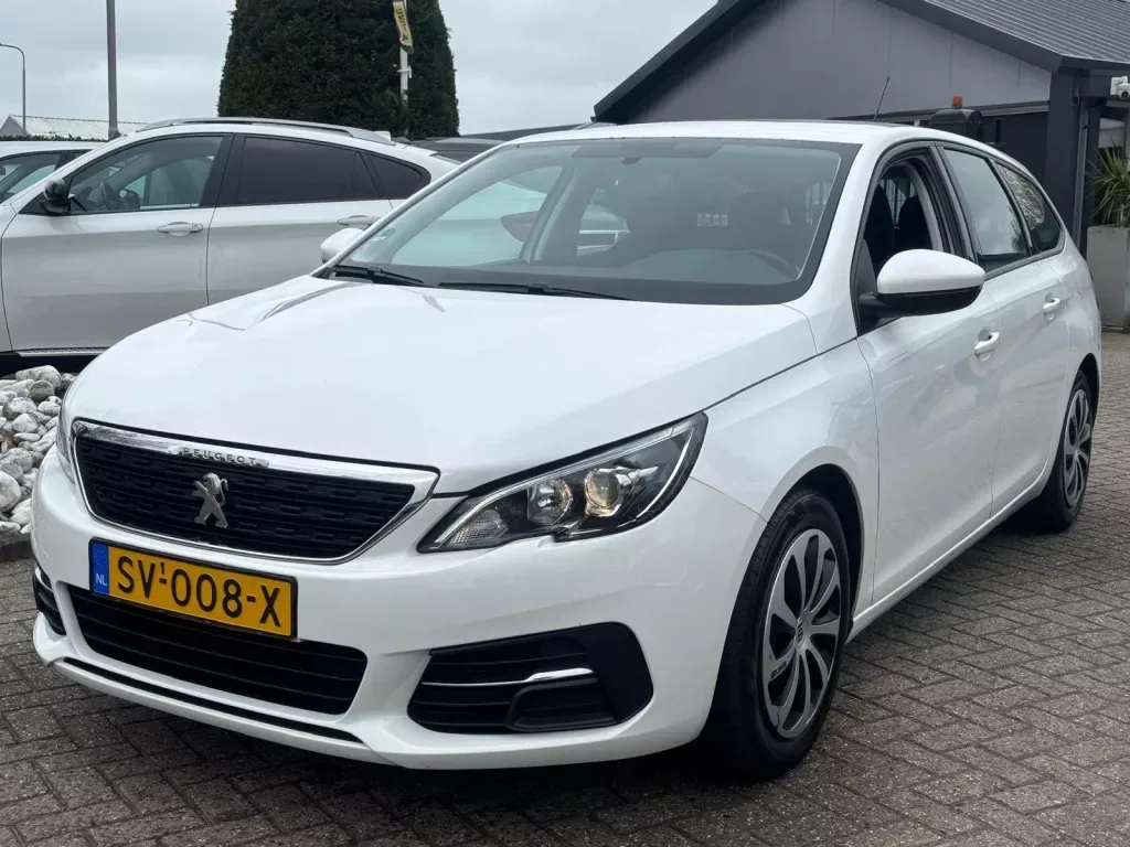 Peugeot 308 (2018) — foto 1
