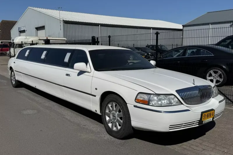 Lincoln Town Car (2003)