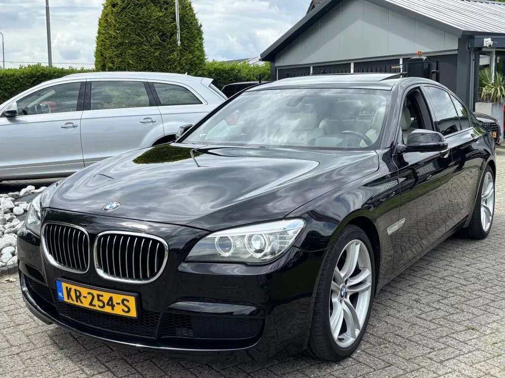 BMW 7-Serie (2012) — foto 1