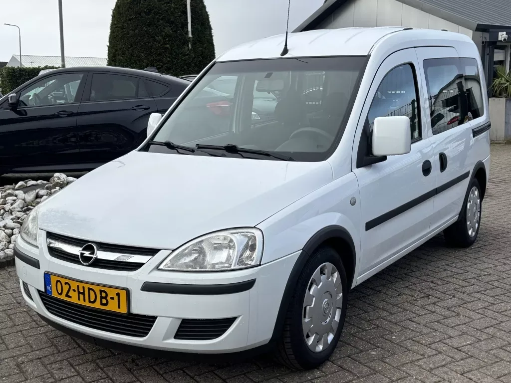 Opel Combo (2008) — foto 1